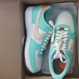 WMNS AIR FORCE 1 SIZE 10.5